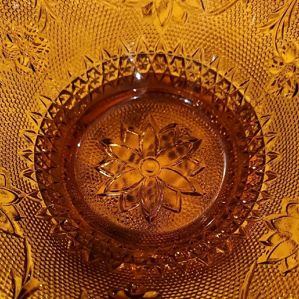 Stunning Lg Vintage Amber Tiara Sandwich Pattern Large Glass Basket, UV Reactive